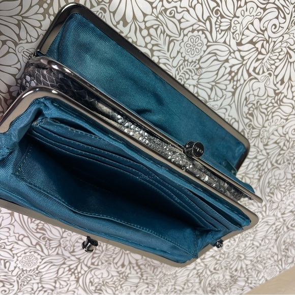 HOBO LAUREN DOUBLE FRAME LEATHER CLUTCH WALLET SNAKE EMBOSSED PRINT - Picture 9 of 13